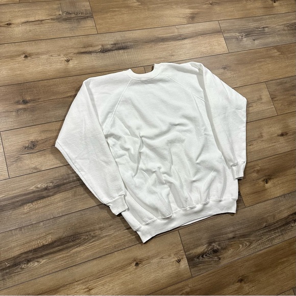 Vintage 90’s Hanes White Crewneck Sweatshirt - Picture 2 of 8